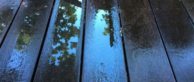 profil de terrasse lisse sans bombage présentant une accumulation d'eau